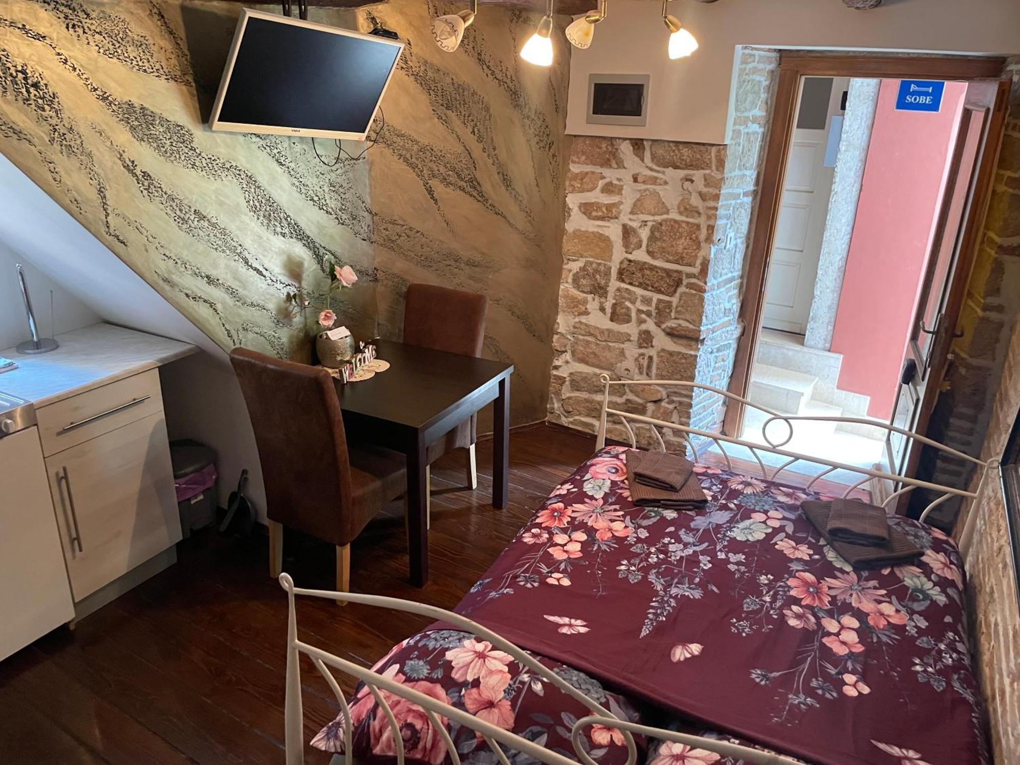 רוביני Rooms Da Angelica Old City מראה חיצוני תמונה